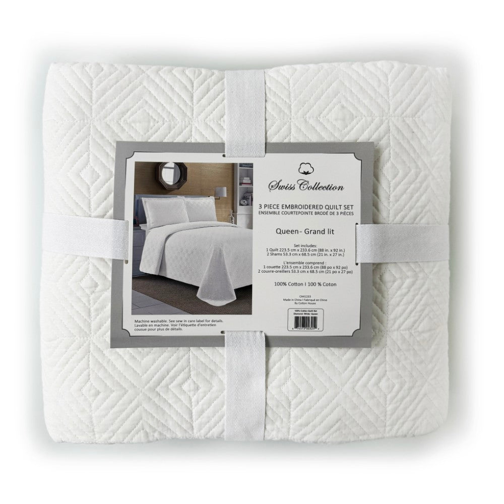 3PC Embroidered Quilt Set 100% Cotton Swiss Collection. Medallion